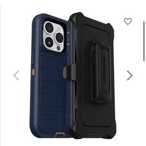 NWT Otterbox iPhone 14 Pro Case
Defender Series Pro in Blue Suede